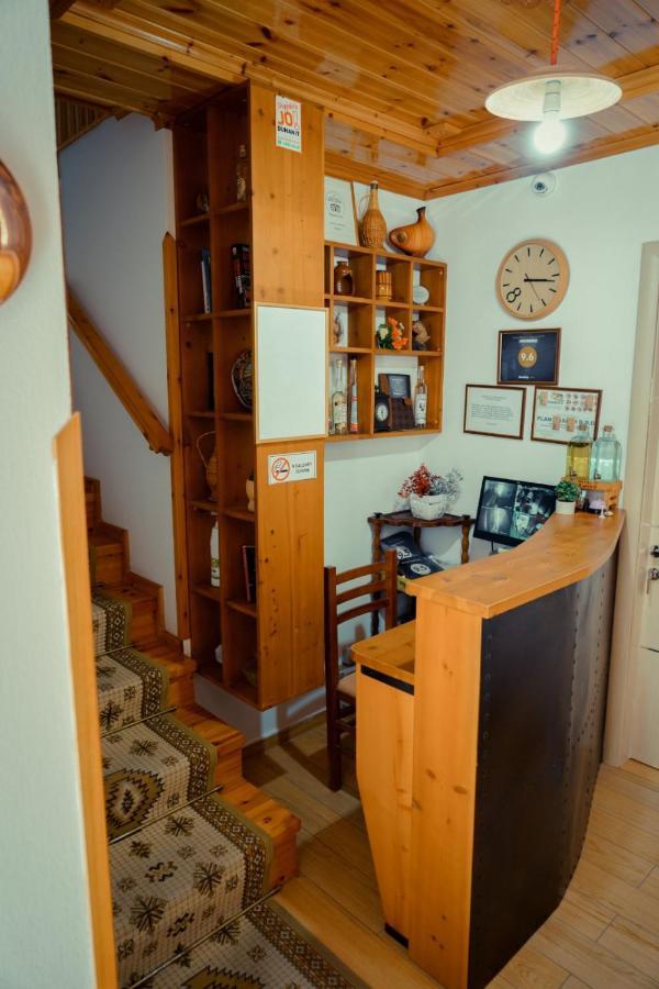Hotel Domino Gjirokaster Bagian luar foto