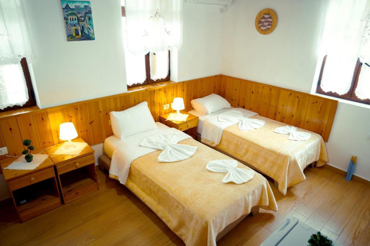 Hotel Domino Gjirokaster Bagian luar foto