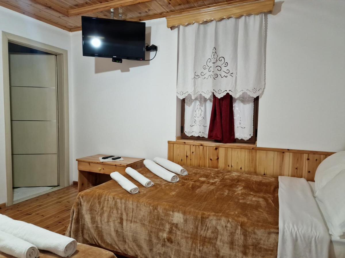 Hotel Domino Gjirokaster Bagian luar foto