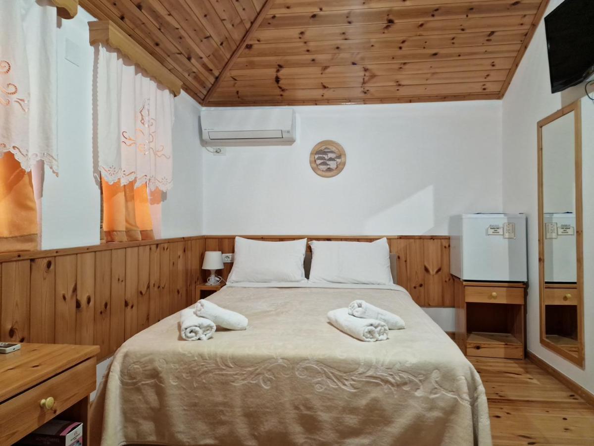 Hotel Domino Gjirokaster Bagian luar foto