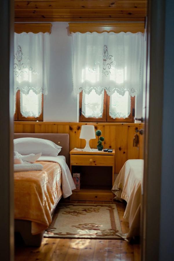 Hotel Domino Gjirokaster Bagian luar foto