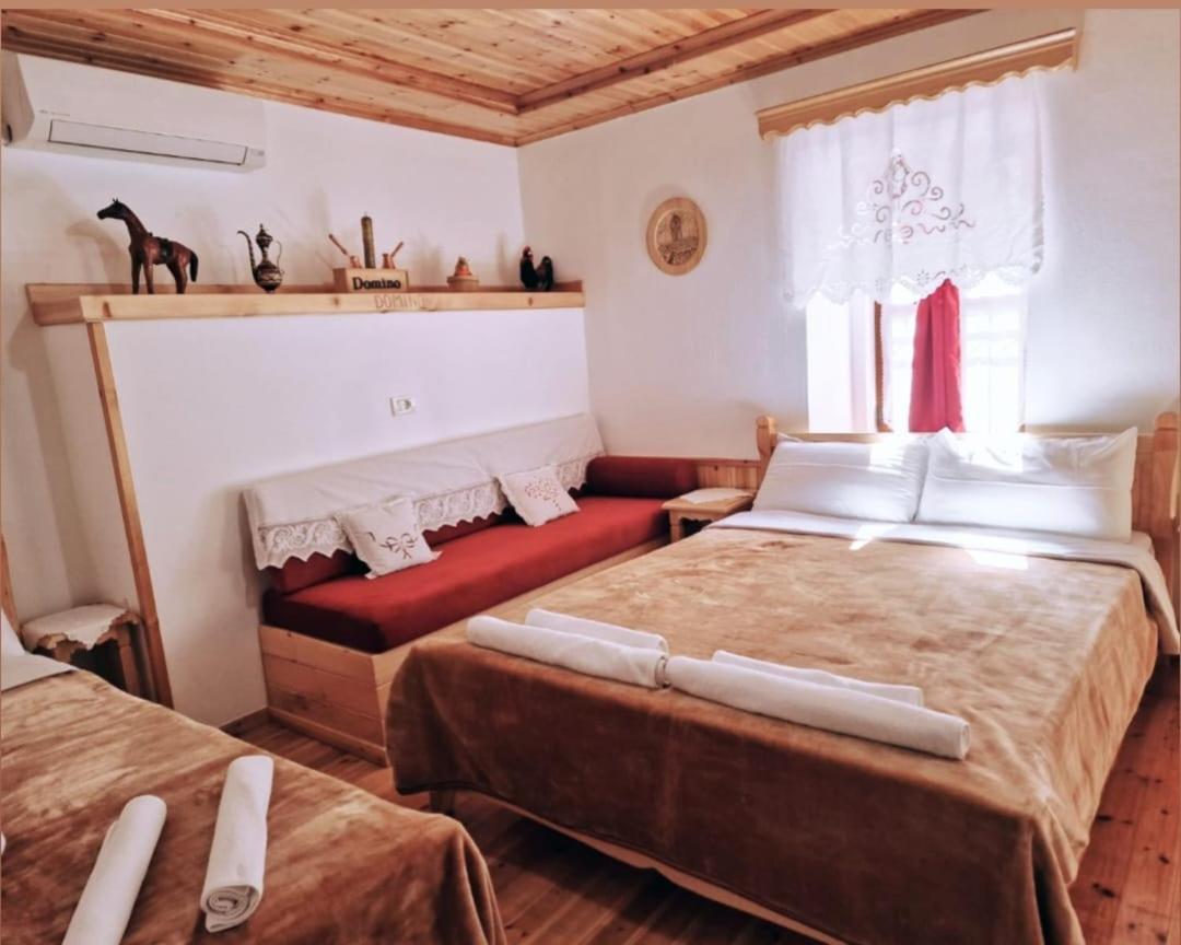 Hotel Domino Gjirokaster Bagian luar foto