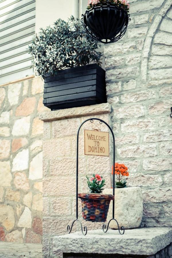 Hotel Domino Gjirokaster Bagian luar foto