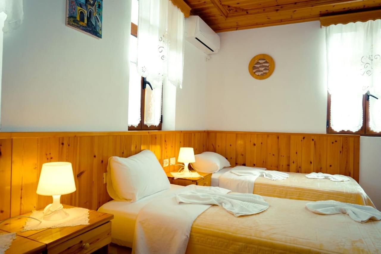 Hotel Domino Gjirokaster Bagian luar foto