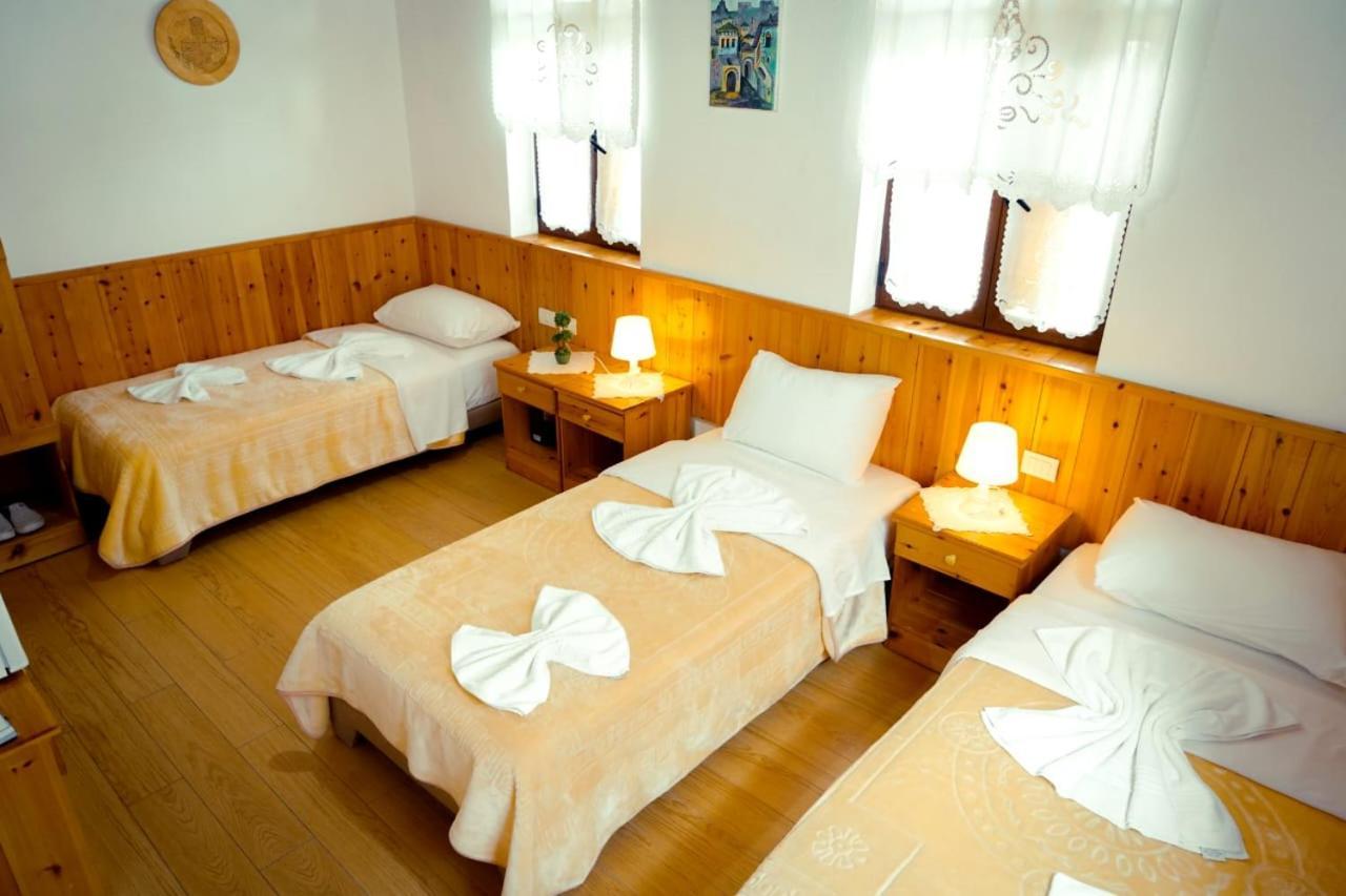 Hotel Domino Gjirokaster Bagian luar foto