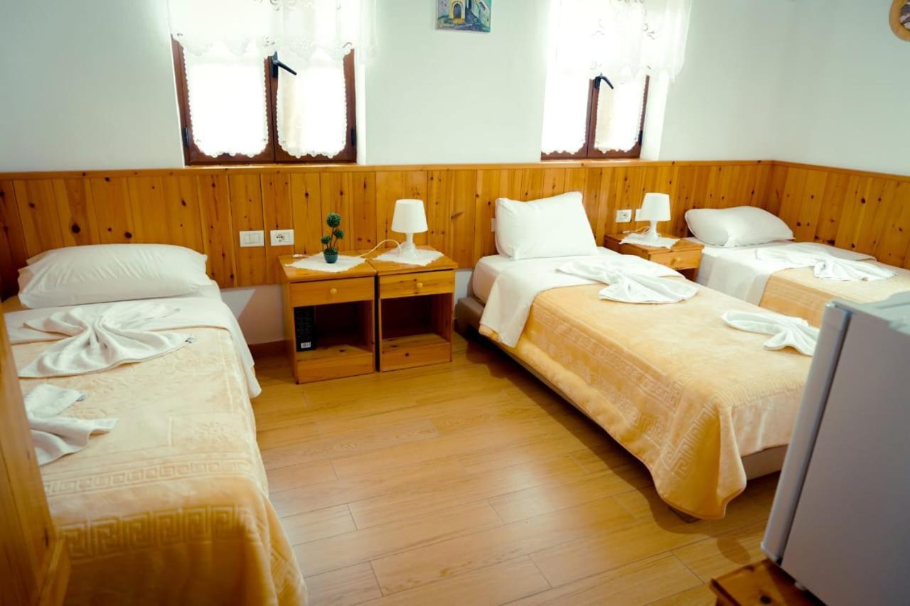 Hotel Domino Gjirokaster Bagian luar foto